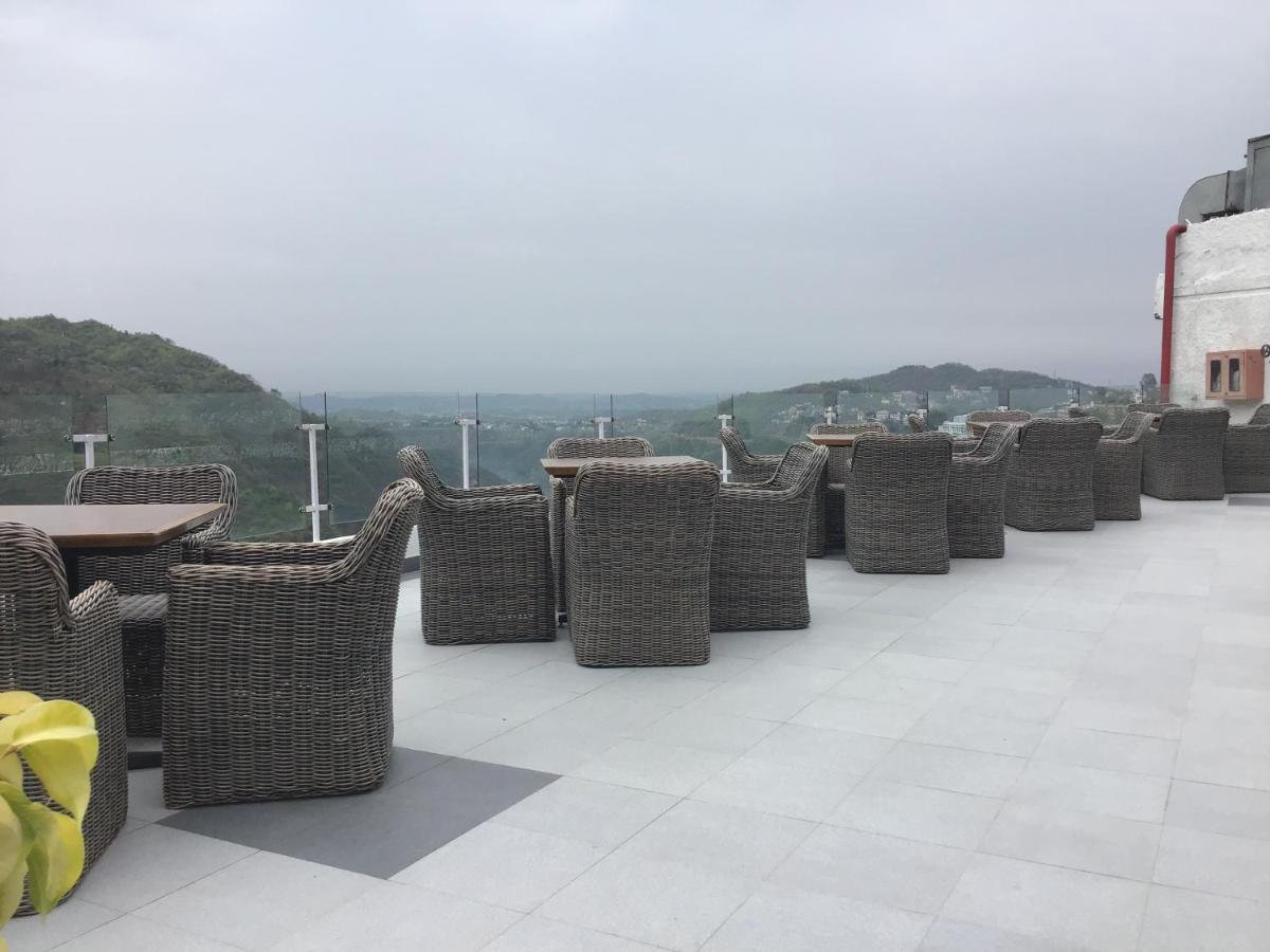 Parwanoo Timber Trail Base Resort - At The Foothills Of Adventure מראה חיצוני תמונה
